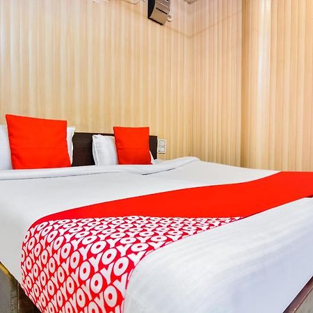 Oyo 46152 Hotel Neelam Karnāl Extérieur photo