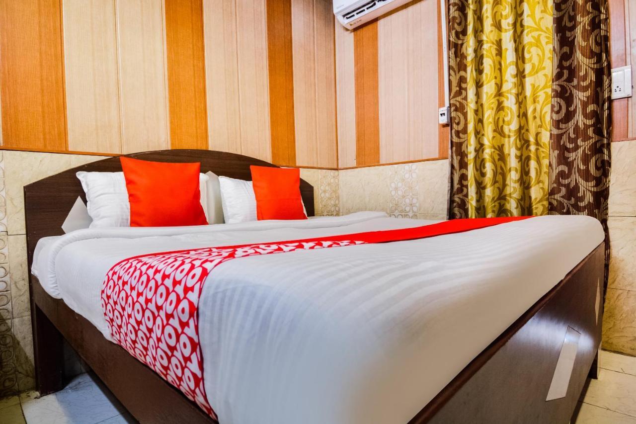 Oyo 46152 Hotel Neelam Karnāl Extérieur photo
