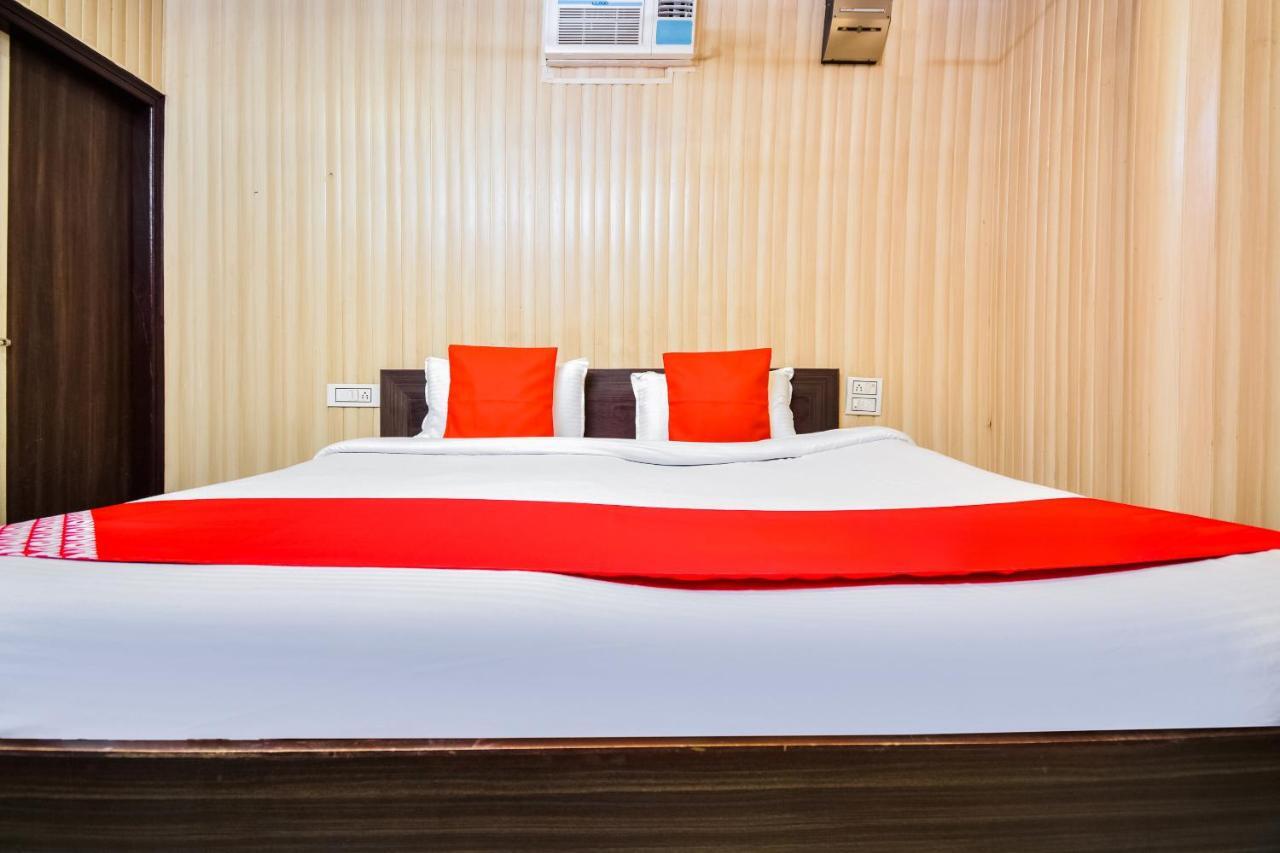 Oyo 46152 Hotel Neelam Karnāl Extérieur photo
